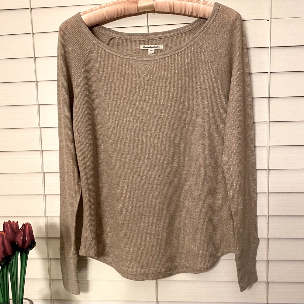 American Eagle Outfitters ladies long sleeved top
